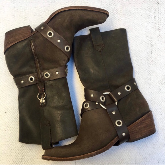 VERA WANG LAVENDER 7 1/2 boots - Picture 1 of 4